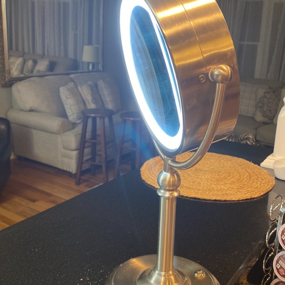 LED Mirror - Picture 3 of 4